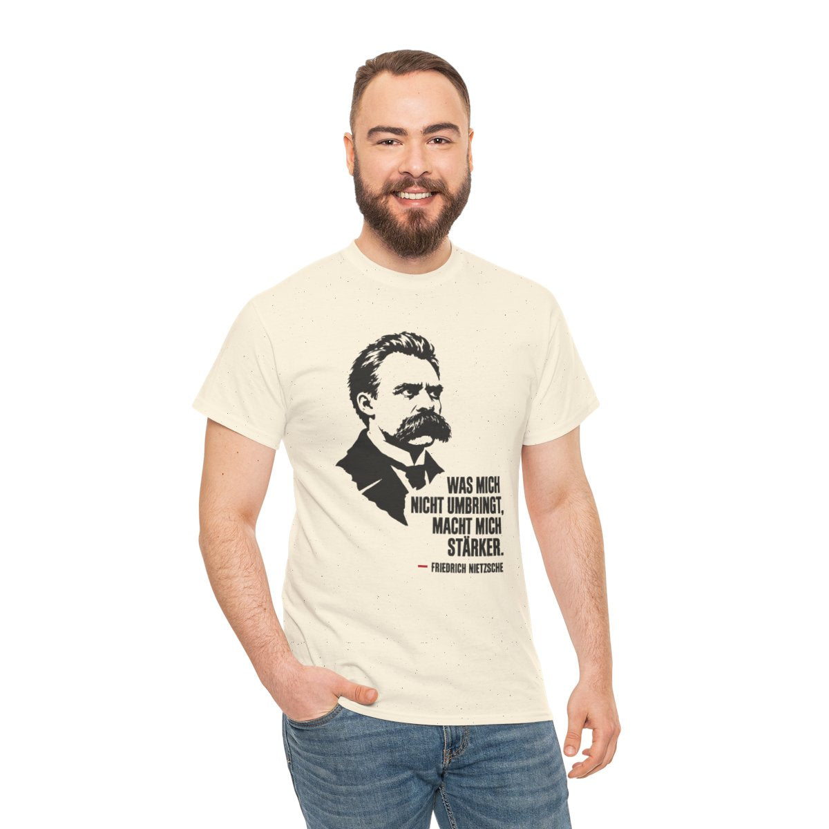 Unisex T-Shirt mit Zitat - Friedrich Nietzsche - Was mich nicht umbringt – person-3