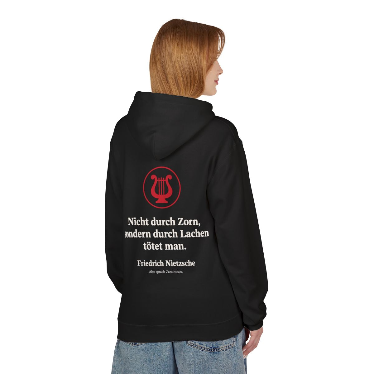 Unisex Fleece Hoodie mit Zitat - Nietzsche - Nicht durch Zorn Symbol – person-1-back