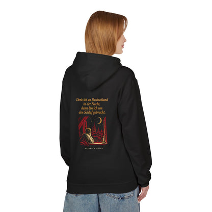 Unisex Fleece Hoodie mit Zitat - Heine - Denk ich an Deutschland Nachtfenster – person-1-back