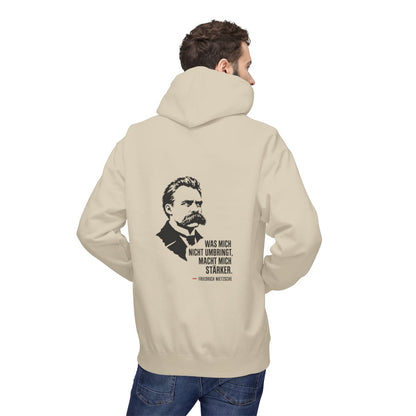 Unisex Fleece Hoodie mit Zitat - Friedrich Nietzsche - Was mich nicht umbringt – person-2-back
