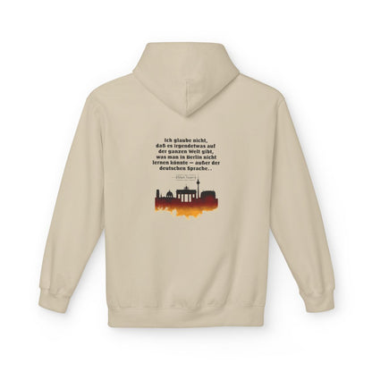 Unisex Fleece Hoodie mit Zitat - Twain - Berlin und die deutsche Sprache – back