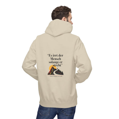 Unisex Fleece Hoodie mit Zitat - Goethe - Es irrt der Mensch – person-2-back