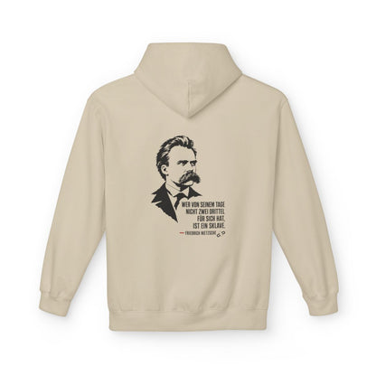 Unisex Fleece Hoodie mit Zitat - Nietzsche - Zwei Drittel für sich – back