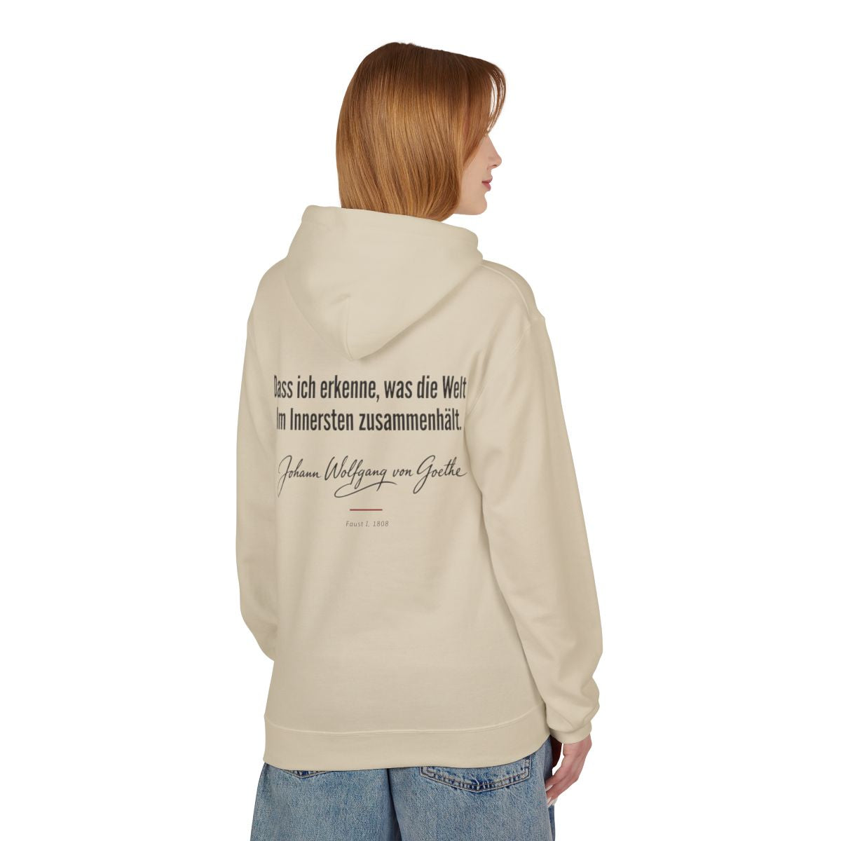 Unisex Fleece Hoodie mit Zitat - Goethe - Dass ich erkenne, was die Welt Signatur – person-1-back