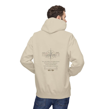 Unisex Fleece Hoodie mit Zitat - Goethe - Orient und Okzident – person-2-back