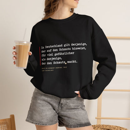 Unisex Sweatshirt mit Zitat - Tucholsky - Schmutz Weltbuehne – lifestyle-2