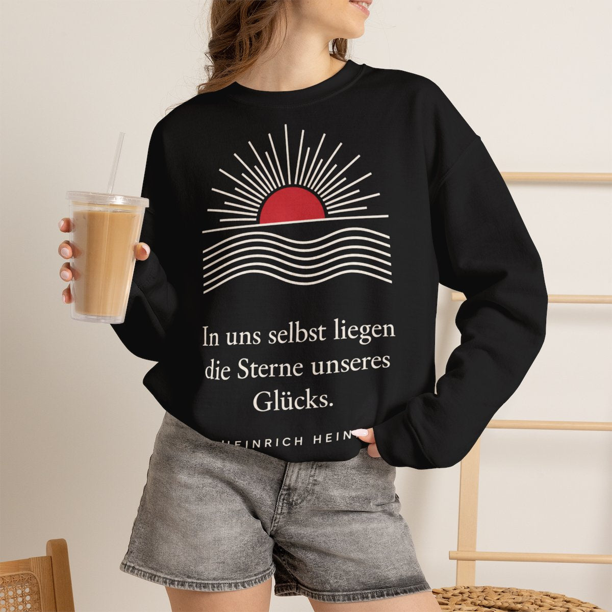 Unisex Sweatshirt mit Zitat - Heine - In uns selbst liegen Linien – lifestyle-2