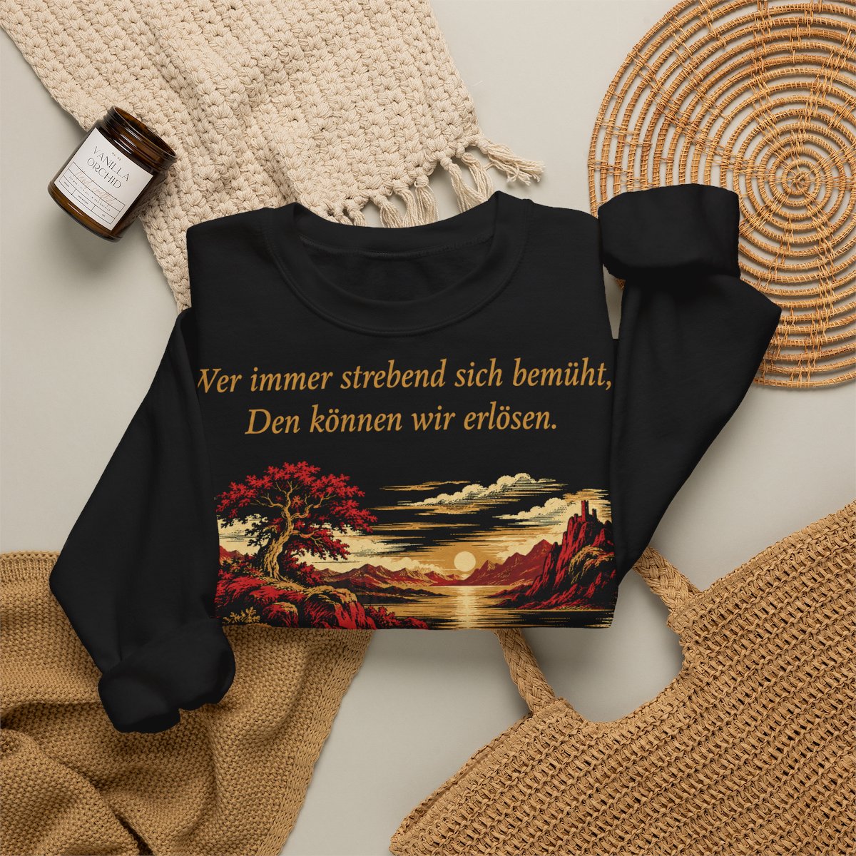 Unisex Sweatshirt mit Zitat - Goethe - Wer immer strebend sich bemüht – folded-2