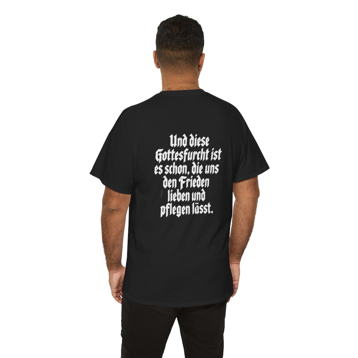 Unisex T-Shirt mit Zitat - Bismarck - Fürchten Gott sonst nichts (Druck hinten) – person-6-back