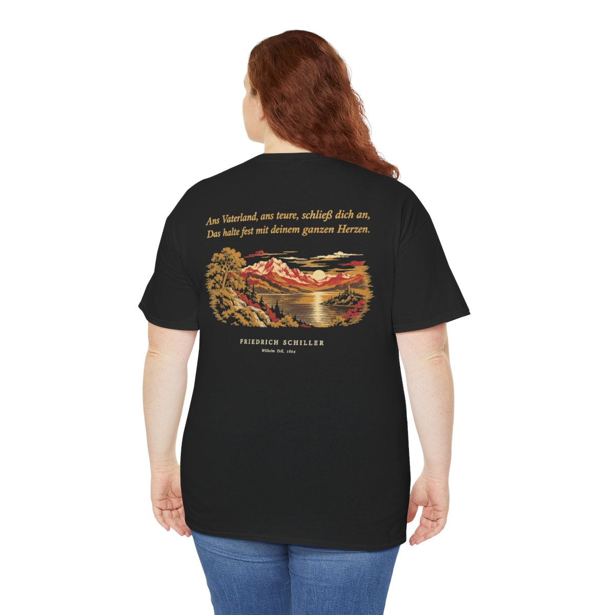 Unisex T-Shirt mit Zitat - Schiller - Ans Vaterland, ans teure, schließ dich an Nachtstück (Druck hinten) – person-5-back