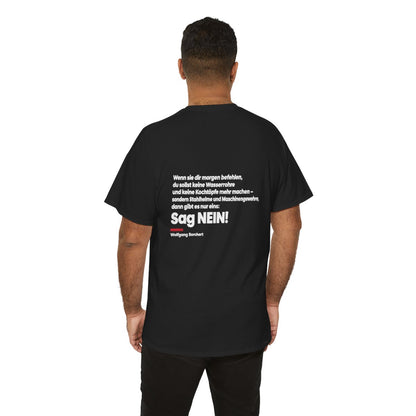 Unisex T-Shirt mit Zitat - Borchert - Sag Nein (Druck hinten) – person-6-back