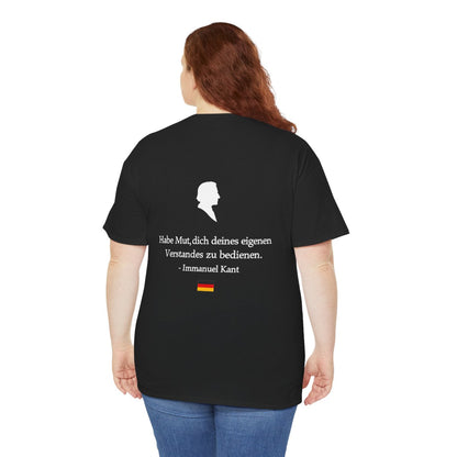 Unisex T-Shirt mit Zitat - Kant - Habe Mut Silhouette (Druck hinten) – person-5-back