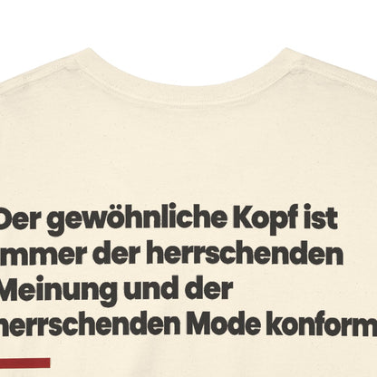 Unisex T-Shirt mit Zitat - Lichtenberg - Der gewöhnliche Kopf ist immer (Druck hinten) – back-collar-closeup