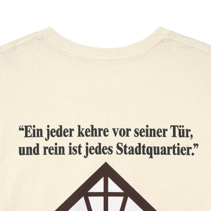 Unisex T-Shirt mit Zitat - Goethe - Vor seiner Tür kehren (Druck hinten) – back-collar-closeup