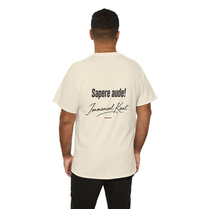 Unisex T-Shirt mit Zitat - Kant - Sapere aude Signatur (Druck hinten) – person-6-back