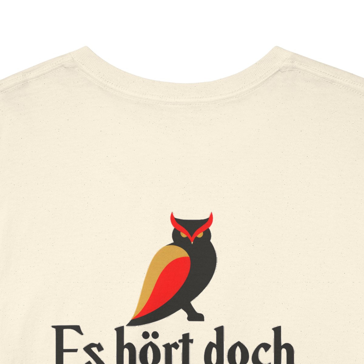 Unisex T-Shirt mit Zitat - Goethe - Jeder hört nur was er versteht (Druck hinten) – back-collar-closeup