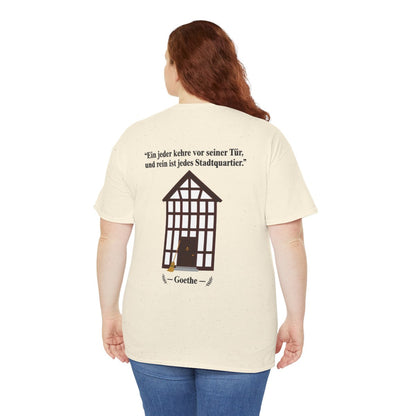 Unisex T-Shirt mit Zitat - Goethe - Vor seiner Tür kehren (Druck hinten) – person-5-back