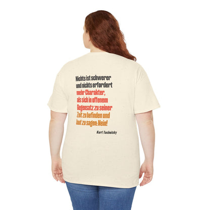 Unisex T-Shirt mit Zitat - Tucholsky - Laut Nein sagen (Druck hinten) – person-5-back