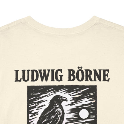 Unisex T-Shirt mit Zitat - Börne - Das Geheimnis jeder Macht besteht Holzschnitt (Druck hinten) – back-collar-closeup
