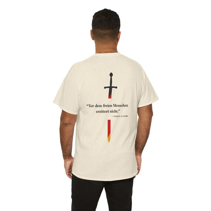 Unisex T-Shirt mit Zitat - Schiller - Vor dem freien Menschen (Druck hinten) – person-6-back