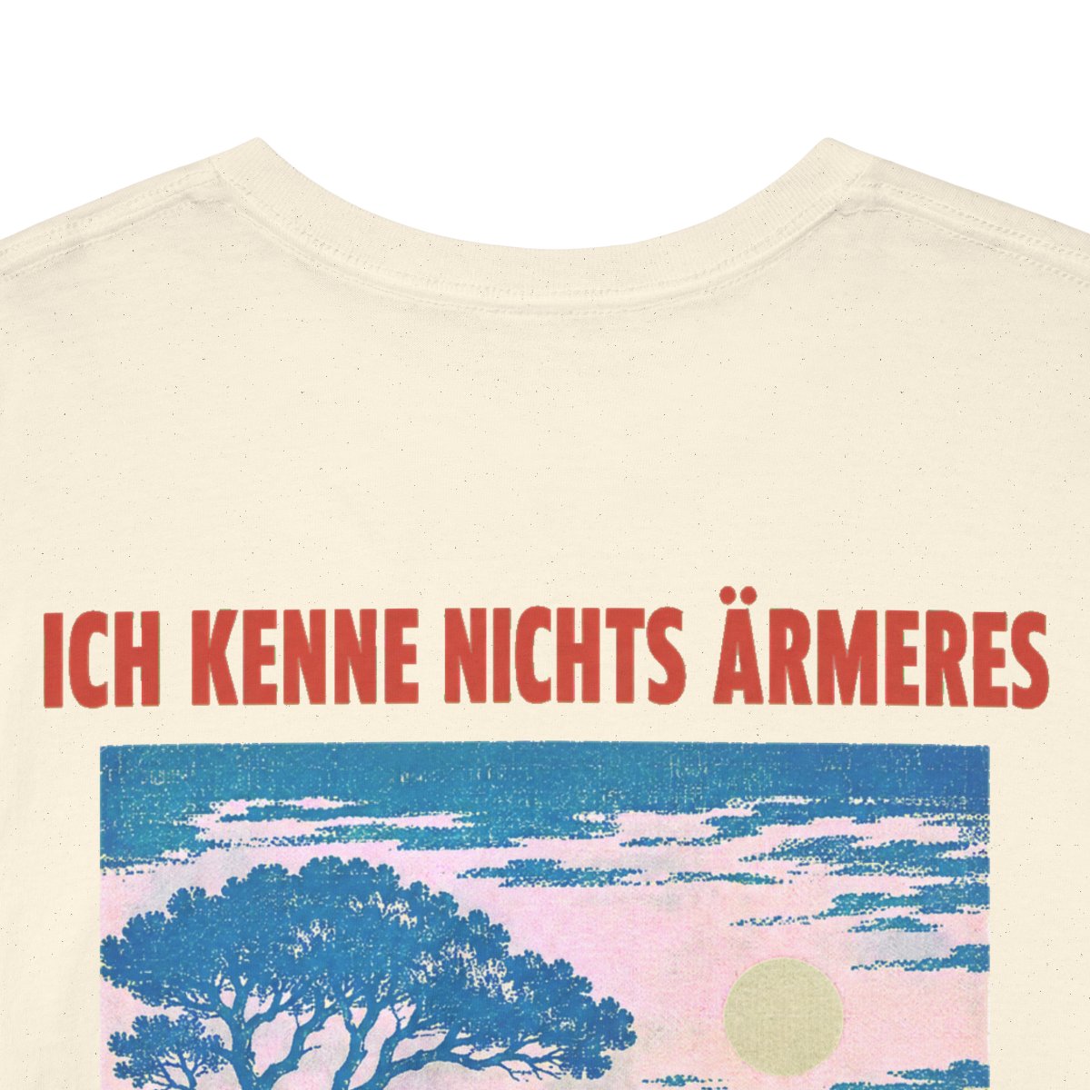 Unisex T-Shirt mit Zitat - Goethe - Ich kenne nichts Ärmeres (Druck hinten) – back-collar-closeup