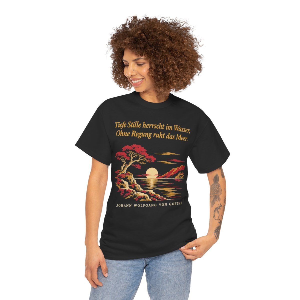 Unisex T-Shirt mit Zitat - Goethe - Tiefe Stille herrscht im Wasser – person-1
