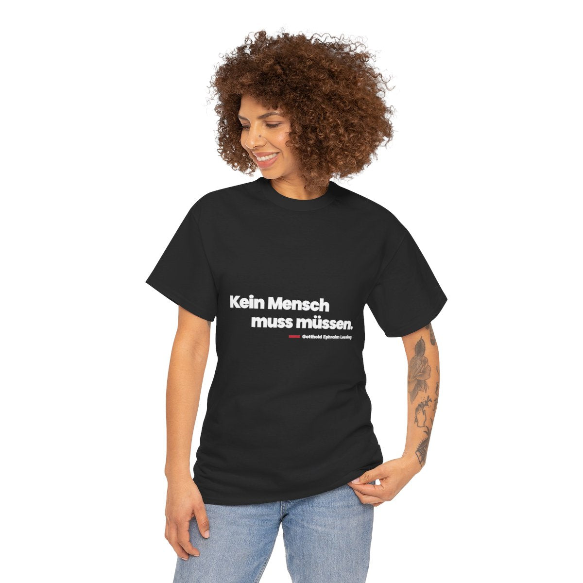 Unisex T-Shirt mit Zitat - Lessing - Kein Mensch muss müssen – person-1
