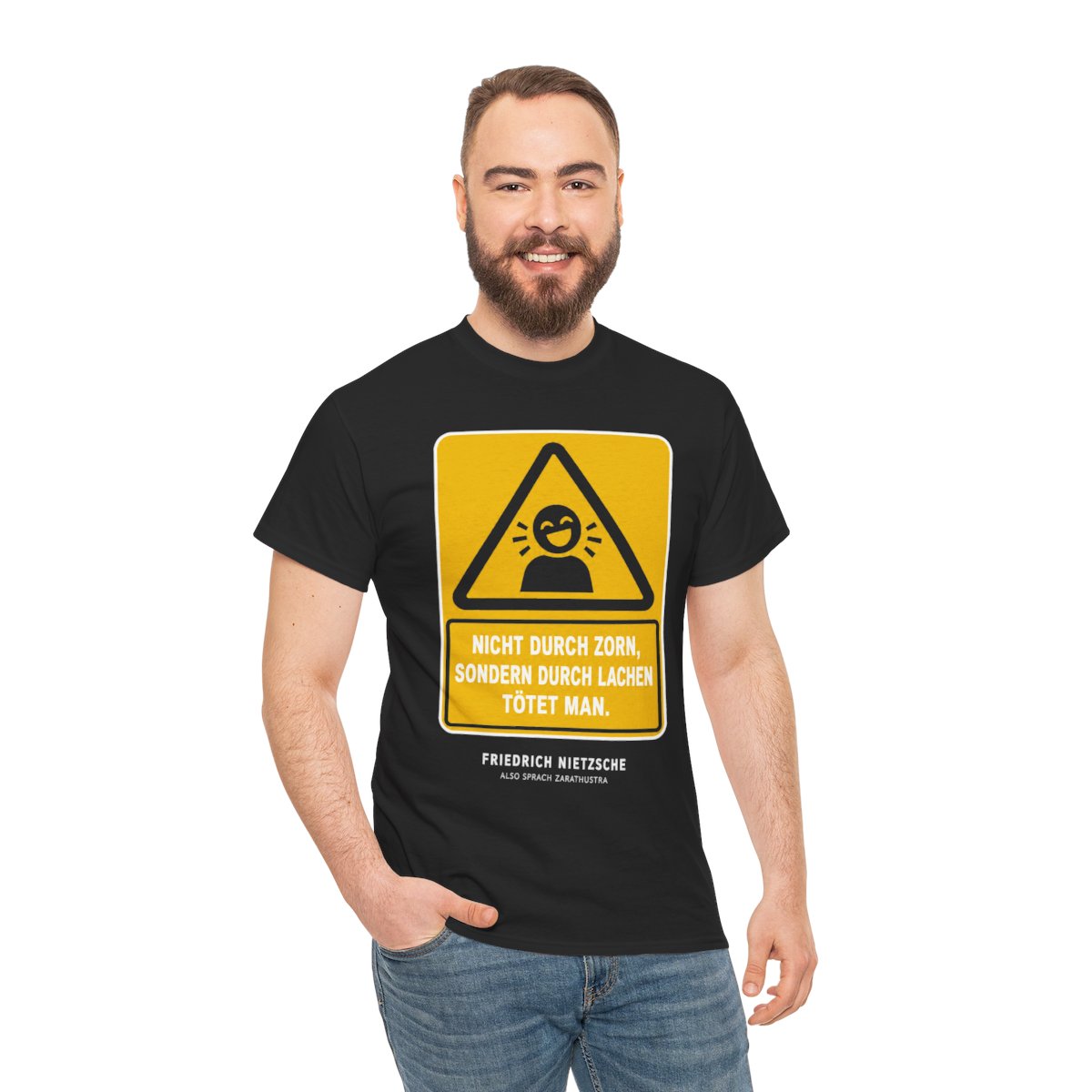 Unisex T-Shirt mit Zitat - Nietzsche - Nicht durch Zorn – person-3