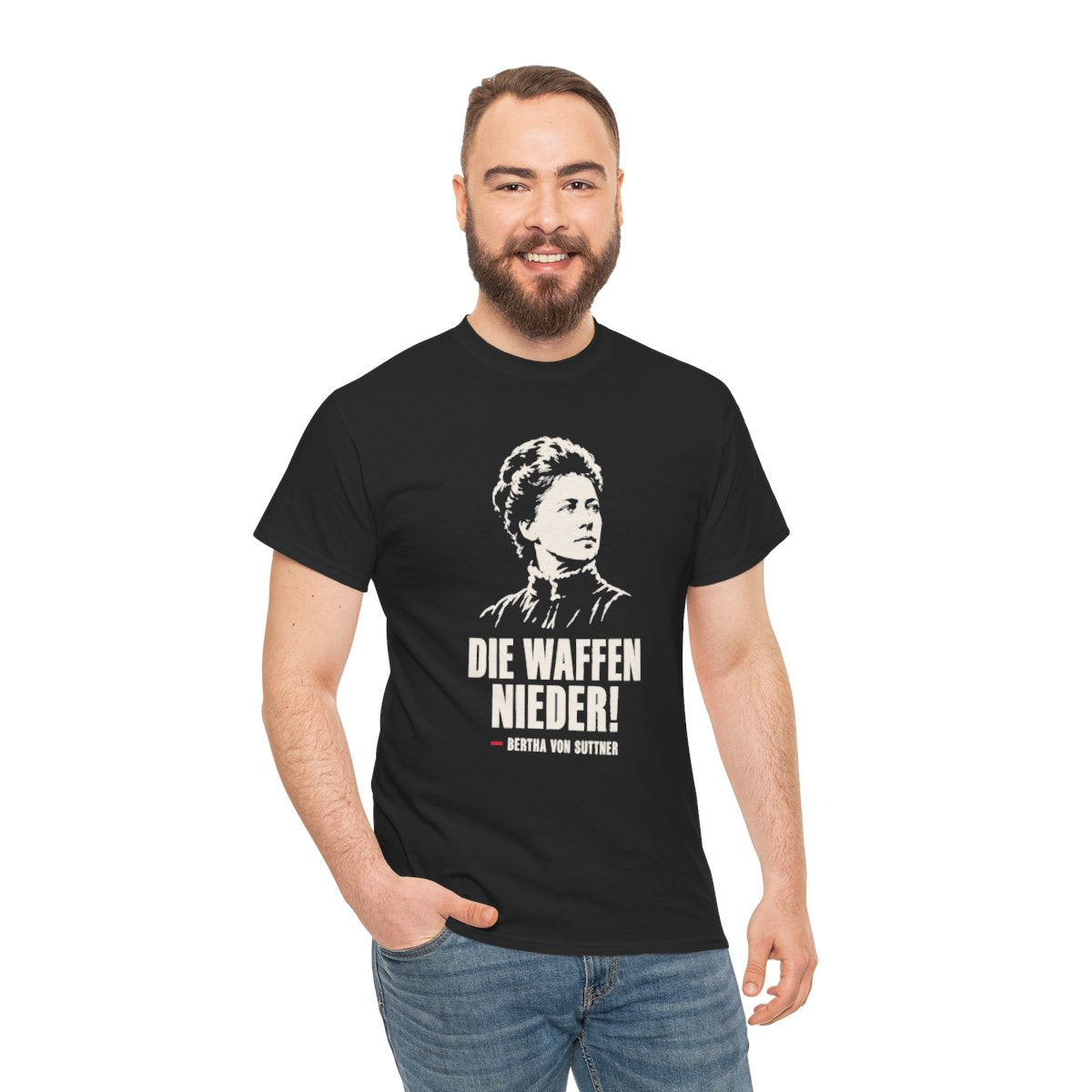 Unisex T-Shirt mit Zitat - Bertha von Suttner - Die Waffen nieder – person-3