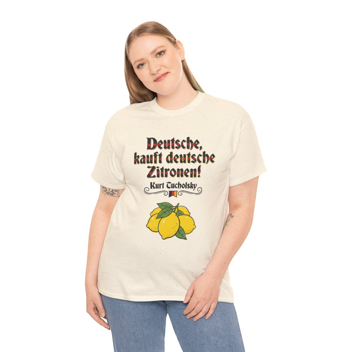 Unisex T-Shirt mit Zitat - Tucholsky - Deutsche Zitronen – person-2
