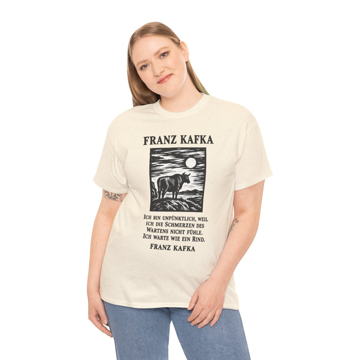 Unisex T-Shirt mit Zitat - Kafka - Ich bin unpünktlich – person-2