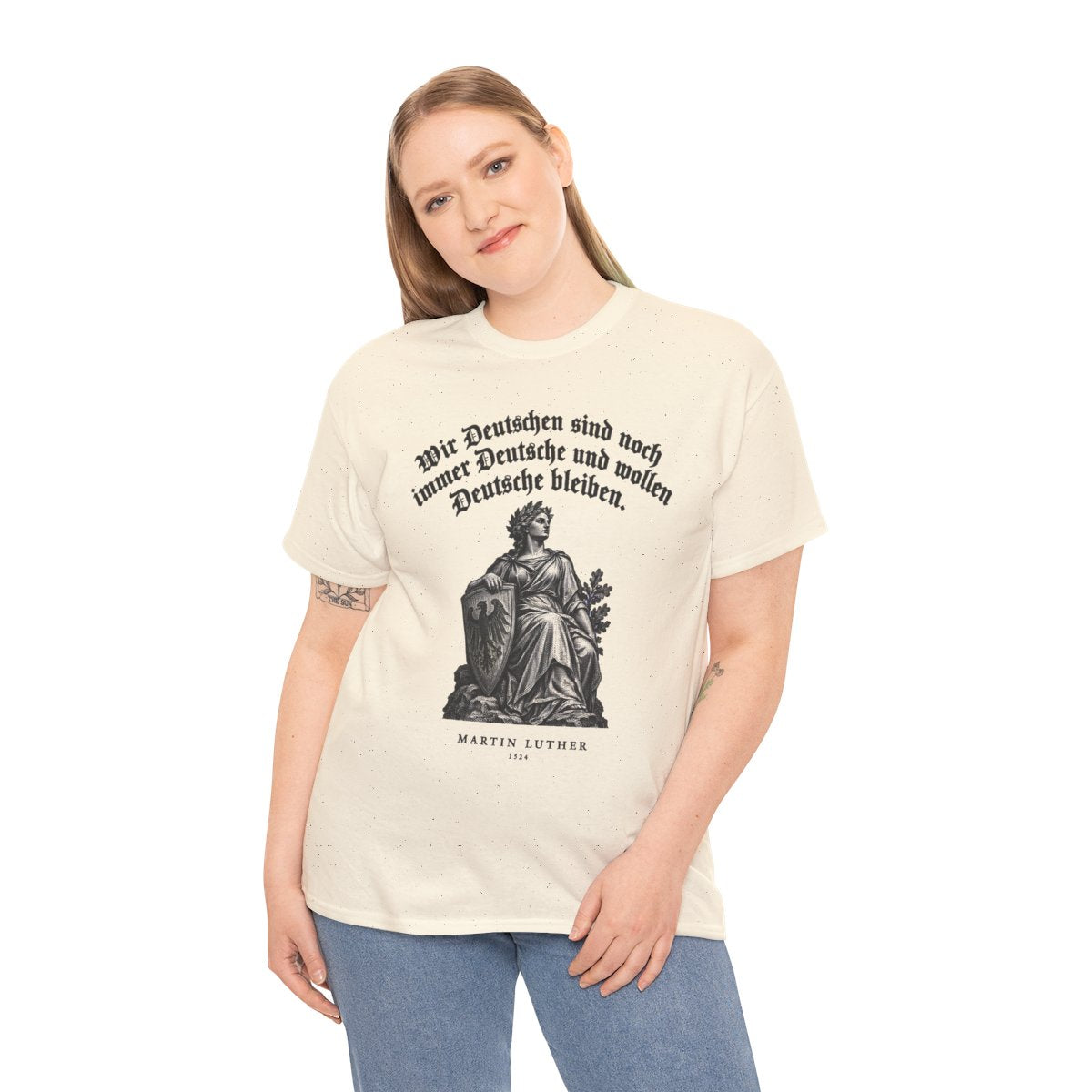 Unisex T-Shirt mit Zitat - Luther - Wir Deutschen sind noch immer Gravur – person-2