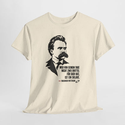 Unisex T-Shirt mit Zitat - Nietzsche - Zwei Drittel für sich – hanging-1