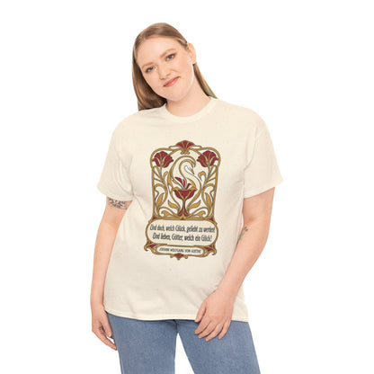 Unisex T-Shirt mit Zitat - Goethe - Und doch, welch Glück, geliebt zu werden – person-2