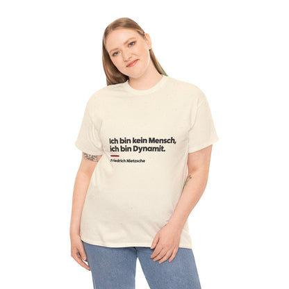 Unisex T-Shirt mit Zitat - Nietzsche - Ich bin Dynamit – person-2