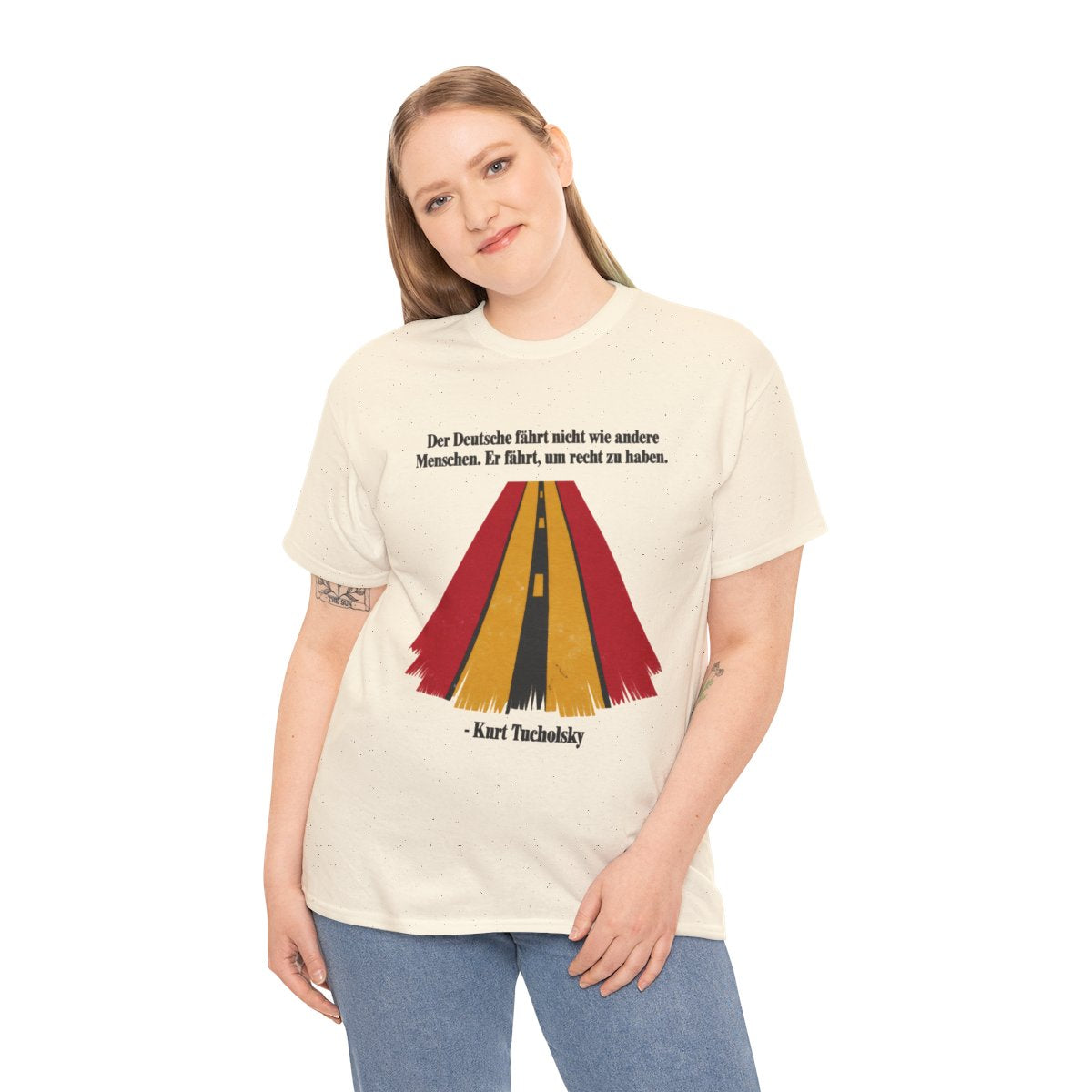 Unisex T-Shirt mit Zitat - Tucholsky - Fährt um recht zu haben – person-2