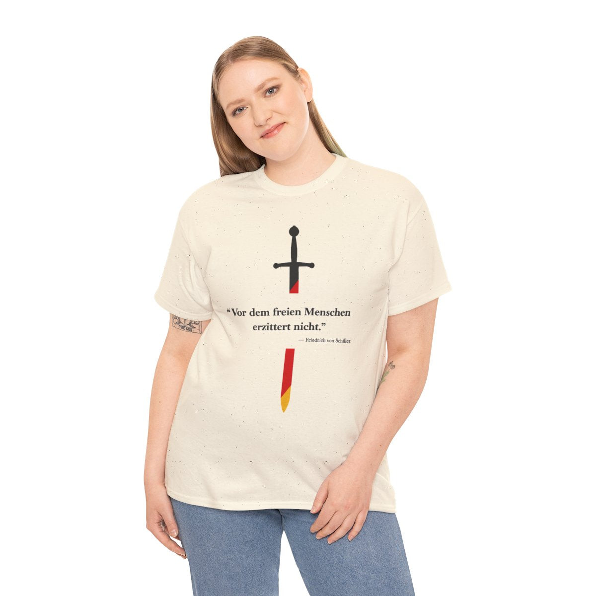 Unisex T-Shirt mit Zitat - Schiller - Vor dem freien Menschen – person-2